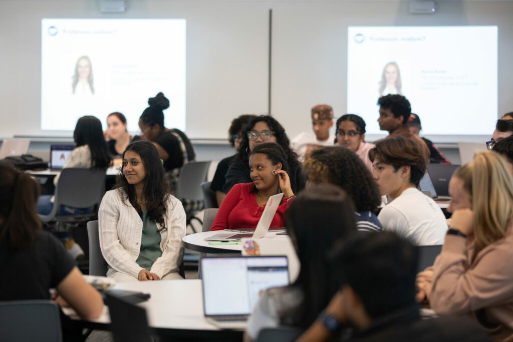 Thursday, September 8, 2022  Ð Students on the first day of classes at the University of Toronto Mississauga. (Photo by Nick Iwanyshyn) Ethics and Professionalism in Forensic Science Professor Karen Woodall & Murray Clayton